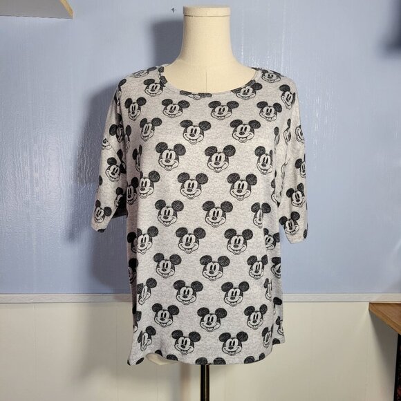 Final Price / Last Chance Item Disney Small Black Gray Mickey Mouse Tee - Picture 1 of 9